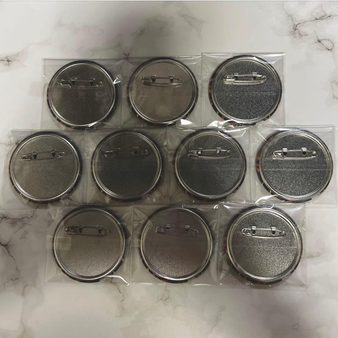 ヒロアカ 爆豪勝己 座れ！イス！ 缶バッジ