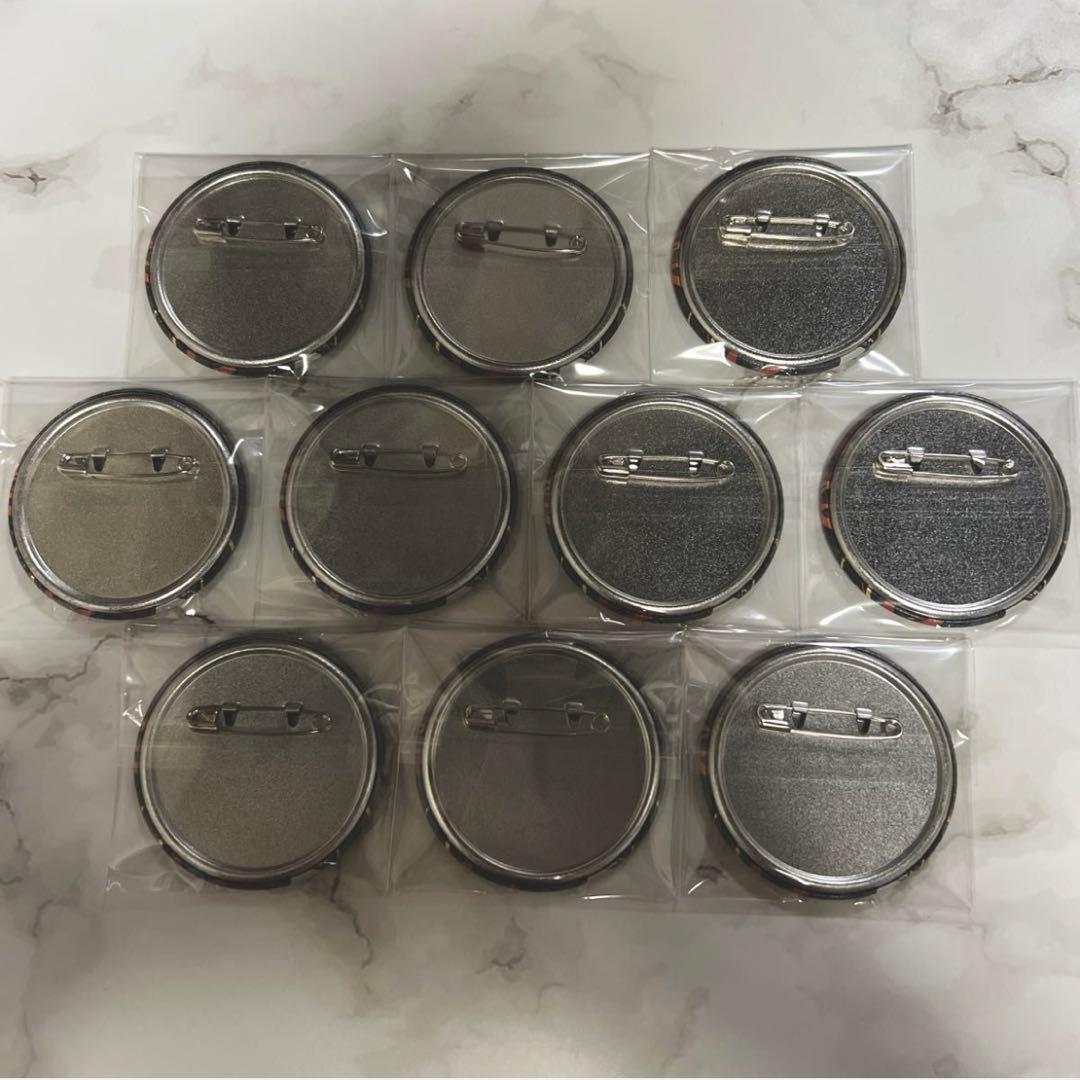 ヒロアカ 爆豪勝己 座れ！イス！ 缶バッジ