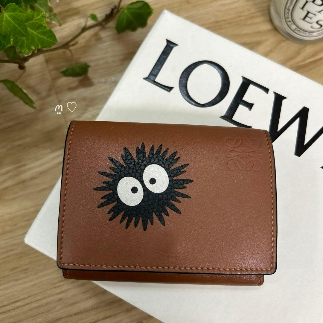 LOEWEロエベ ジブリコラボ まっくろくろすけトライフォールド