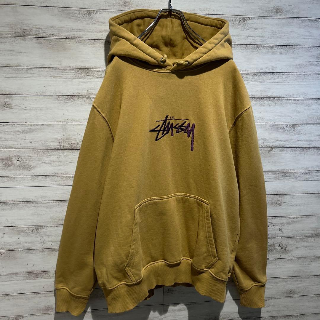 【即完売モデル】ステューシー☆センター刺繍ロゴ　人気デザイン　パーカー