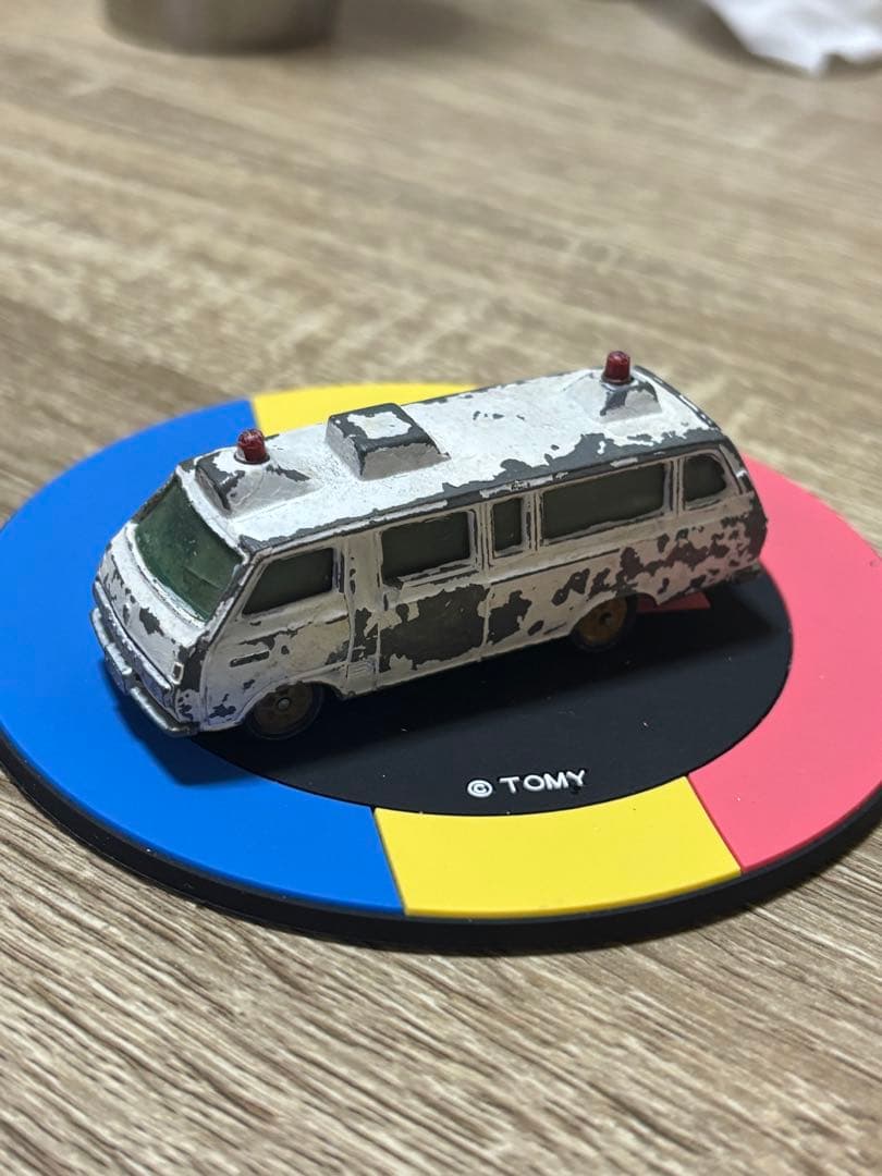 トミカ 56 トヨタ ハイエース コミューター 救急車 日本製 黒箱 - メルカリ