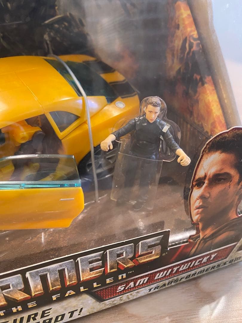 ス*】様 新品トランスフォーマーリベンジ　ヒューマンアライアンス　バンブルビー