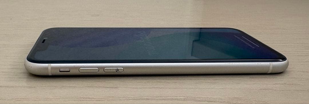 《側面キズあり》《本体のみ》iPhone11 128GB ホワイト SIMフリー