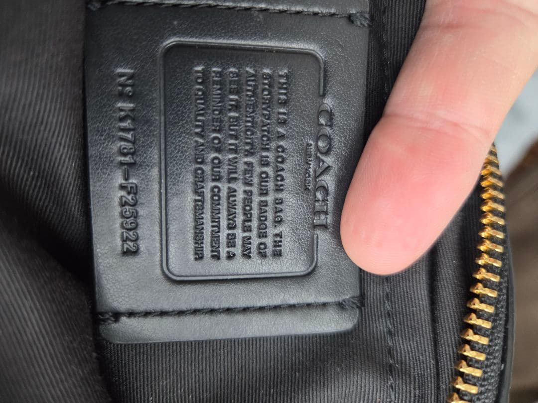 COACH レザー ショルダーバッグ　黒