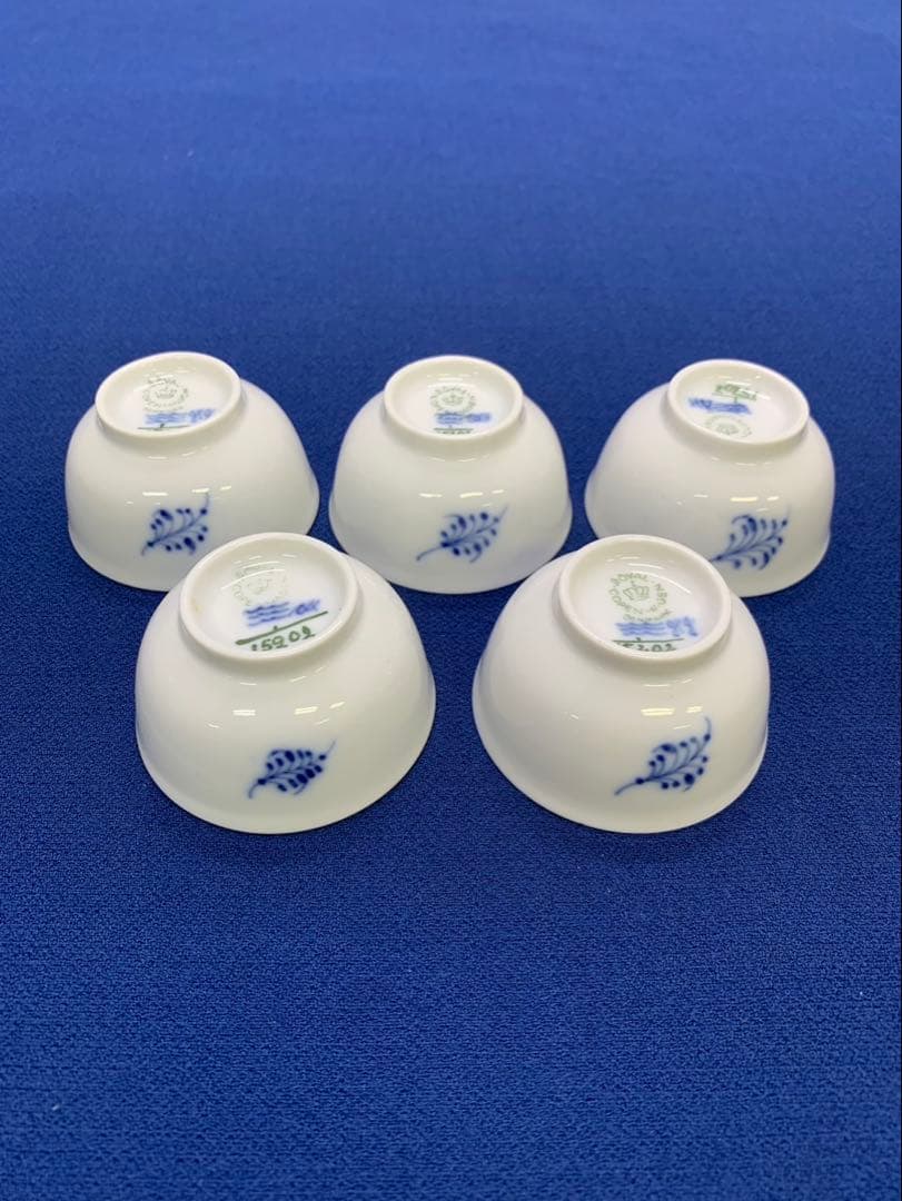 未使用共箱付ロイヤルコペンハーゲン ブルーフルーテッド酒器揃 徳利2盃5朱塗黒塗