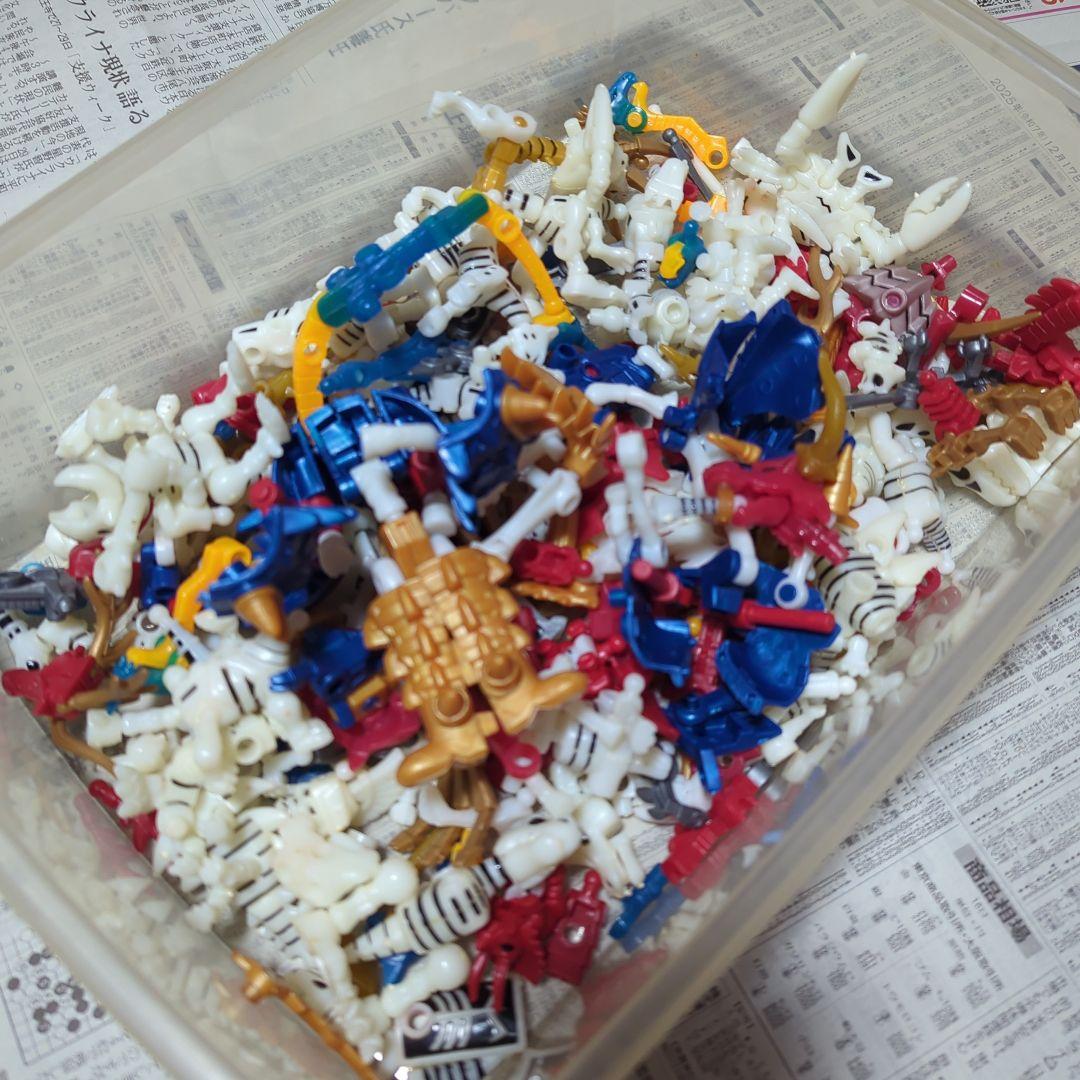 【30日まで！】ほねほねザウルスまとめ売り（ダークほねほねザウルス秘密基地付き）