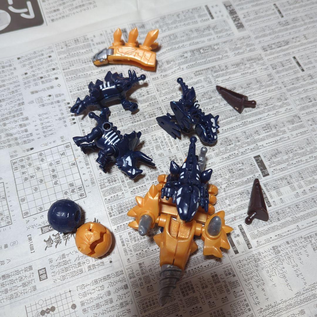 【30日まで！】ほねほねザウルスまとめ売り（ダークほねほねザウルス秘密基地付き）