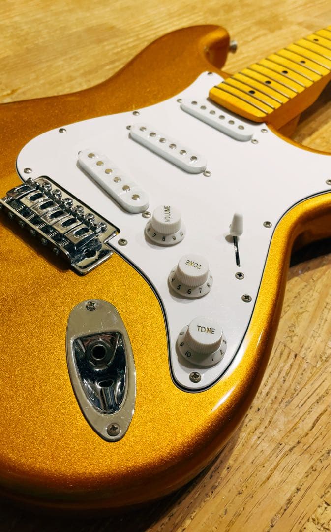 値下げ】リバースヘッド スキャロップネック ストラトシェイプ