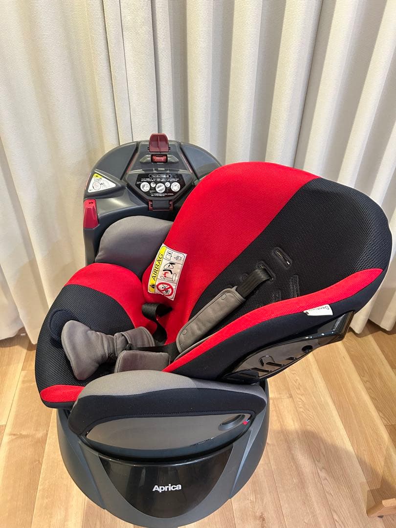 アップリカ　ディアターンプラスプレミアム（ベビー＆チャイルドシート　ベッド）