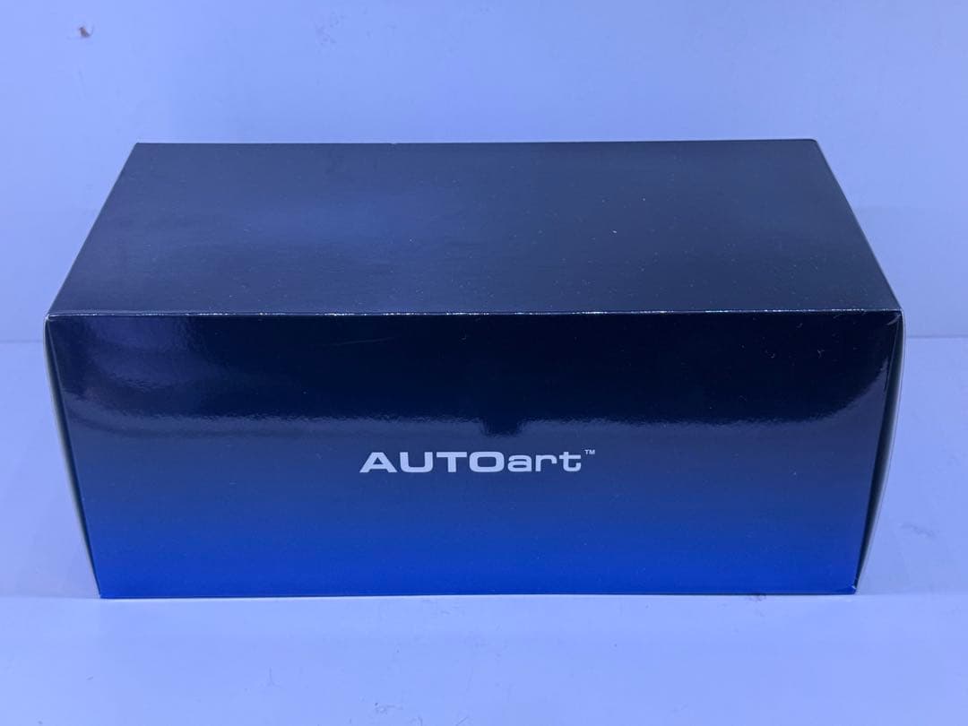 オートアート 1/18アヴェンタドールS
