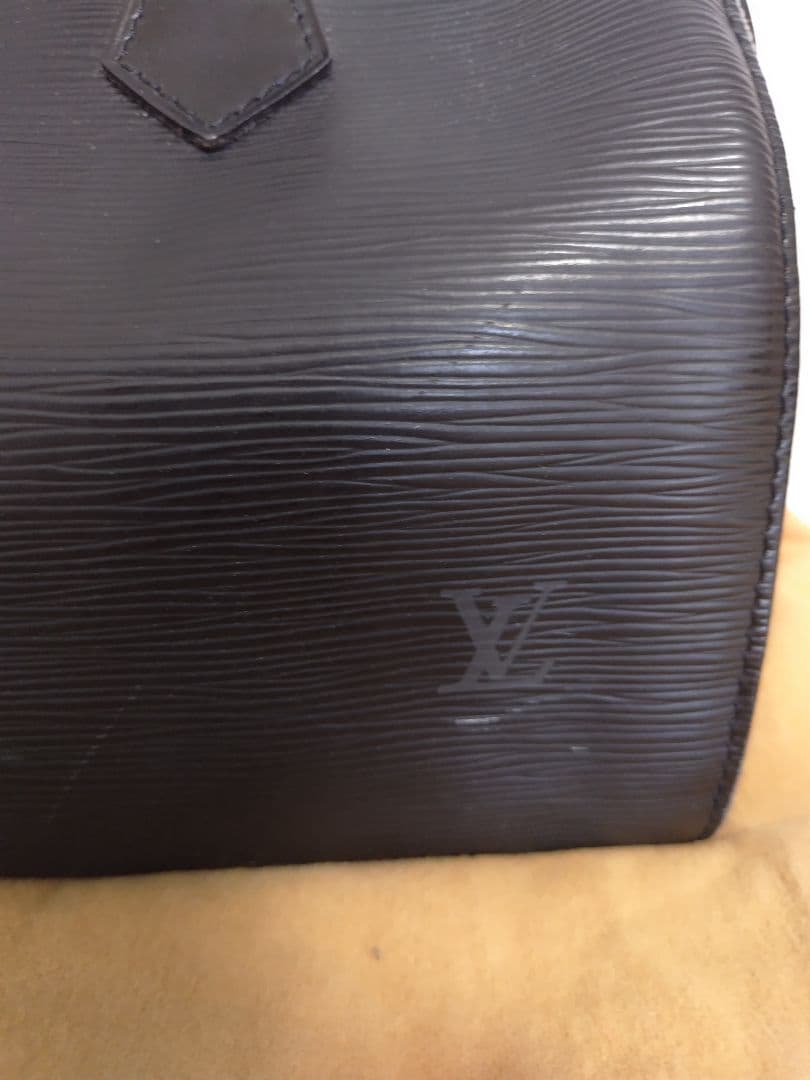 ルイ・ヴィトン　エピレザー ブラックハンドバッグ