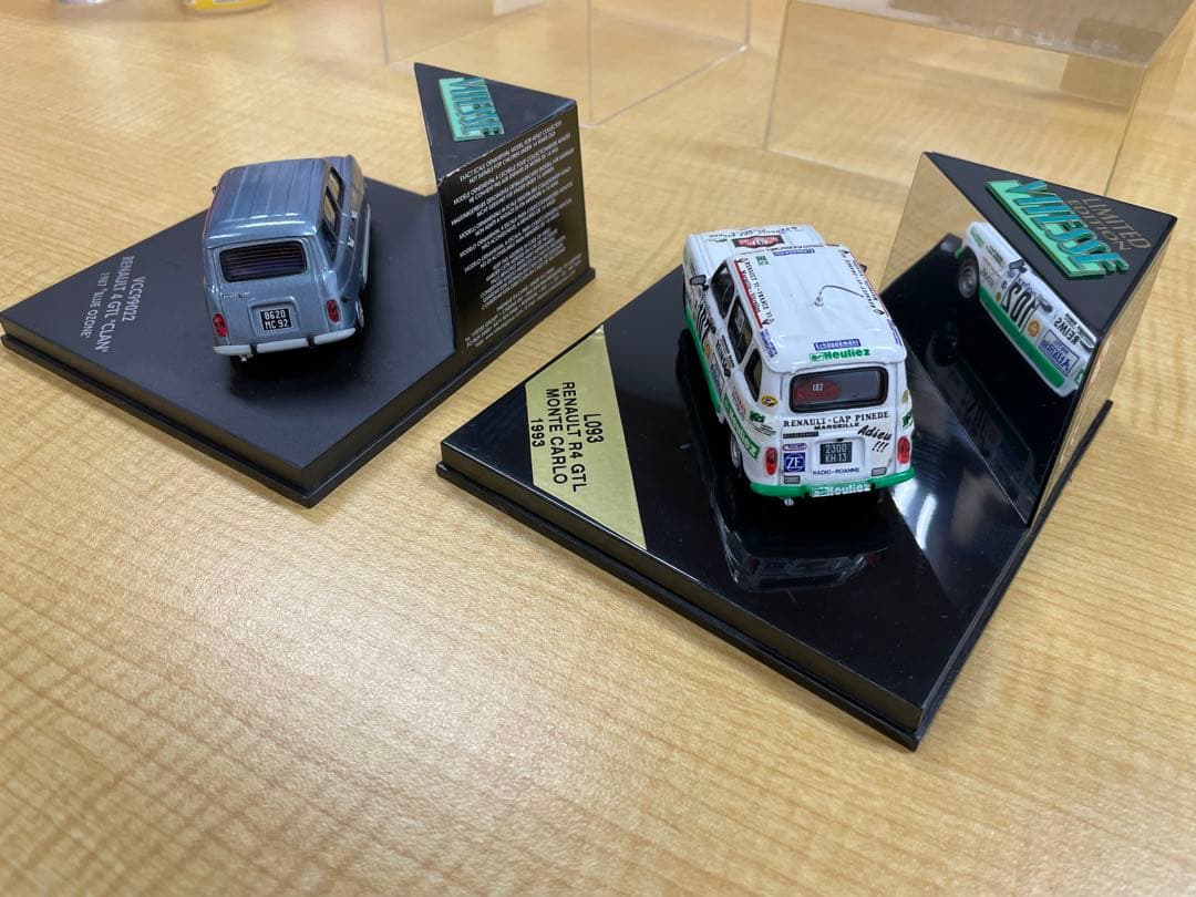 VITESSE RENAULT R4(ルノーキャトル) 2台まとめて出品します