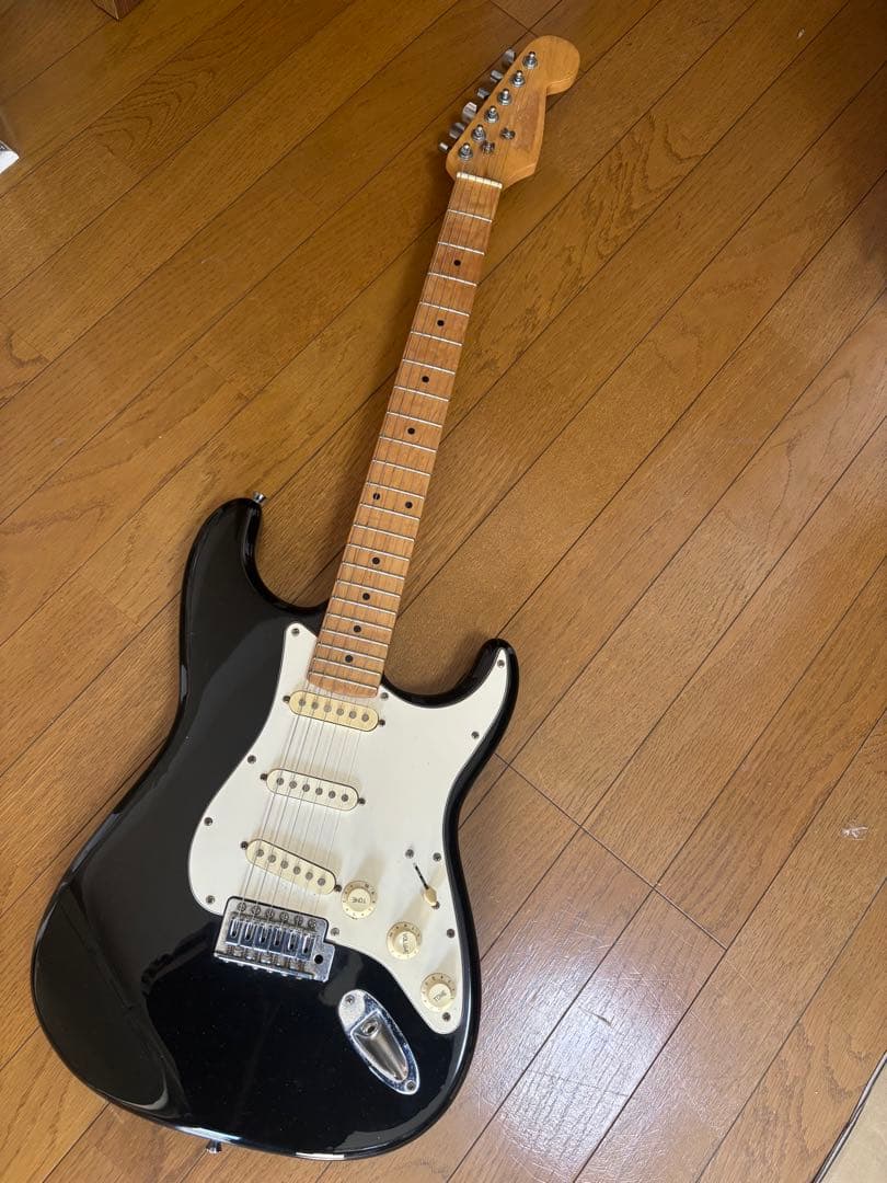 Black Rose メーカー不明ストラトキャスター完動品➕部品取り付き