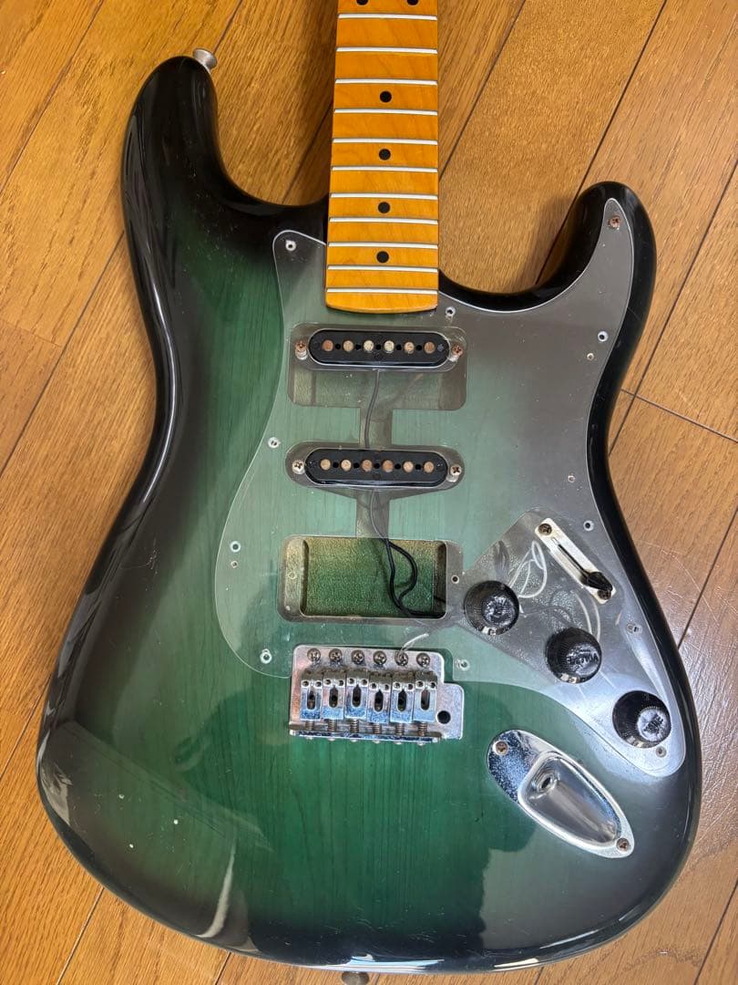 Black Rose メーカー不明ストラトキャスター完動品➕部品取り付き