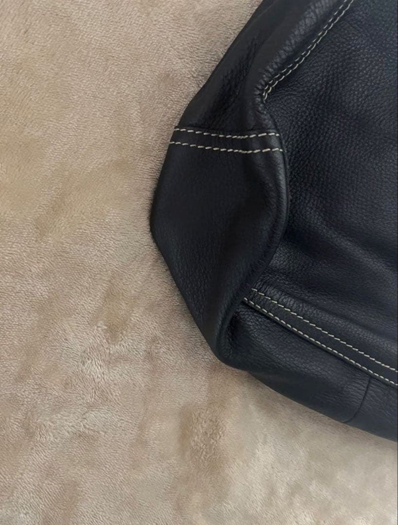 プラダ　ハンドバッグ　トートバッグ　レザー　黒【2026.1.7追記あり】