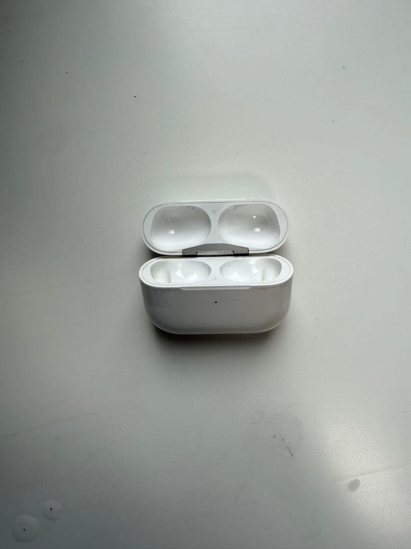 AirPods Pro 本体 ホワイト 充電ケース付き Amazon.co.jp: 充電ケース