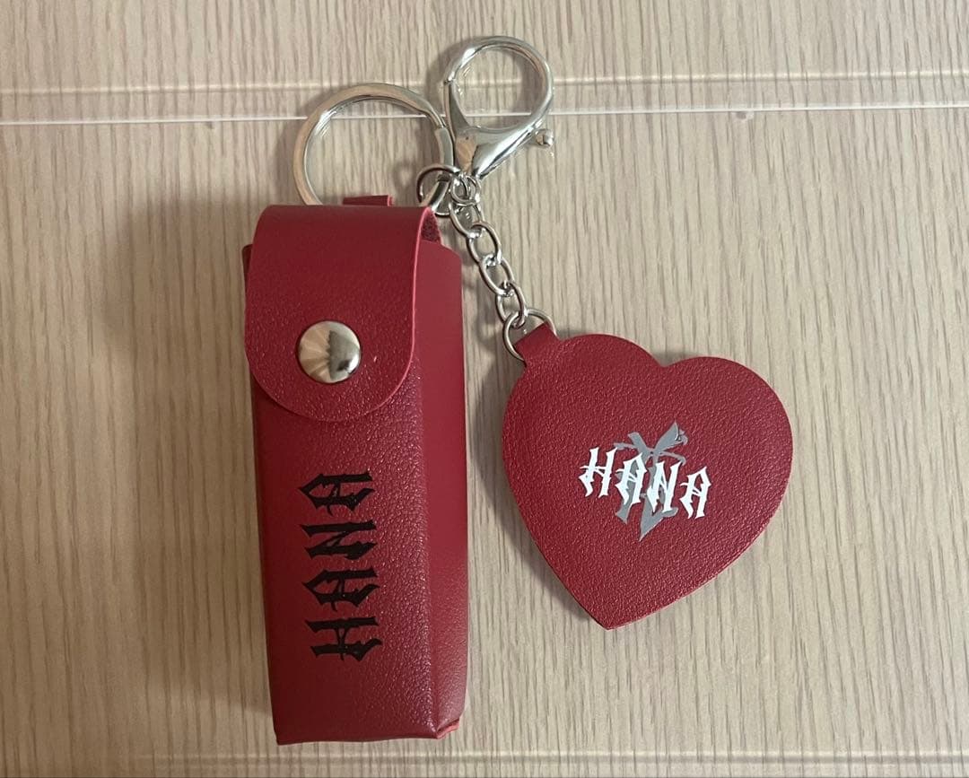 HANA デビュー直前イベント 公式グッズ ロゴキーホルダー HANA リップ