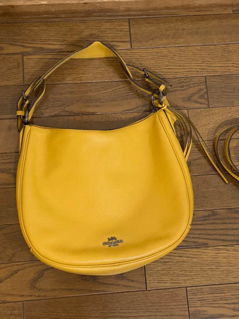 本革　COACH コーチ　ショルダーバッグ　ハンドバッグ　イエロー