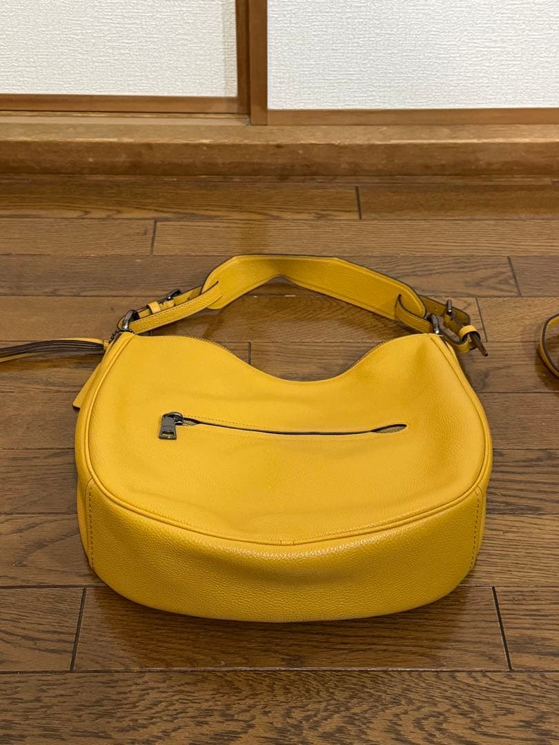本革　COACH コーチ　ショルダーバッグ　ハンドバッグ　イエロー