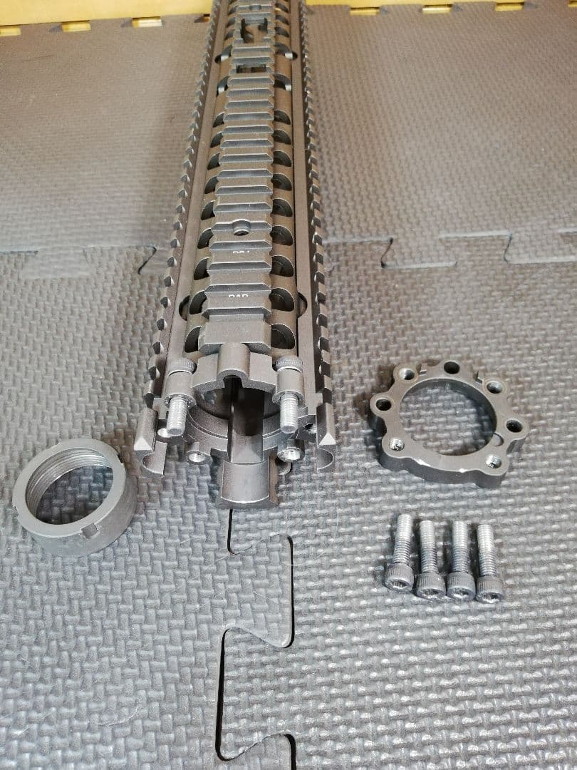 ダニエルディフェンス　レプリカハンドガード