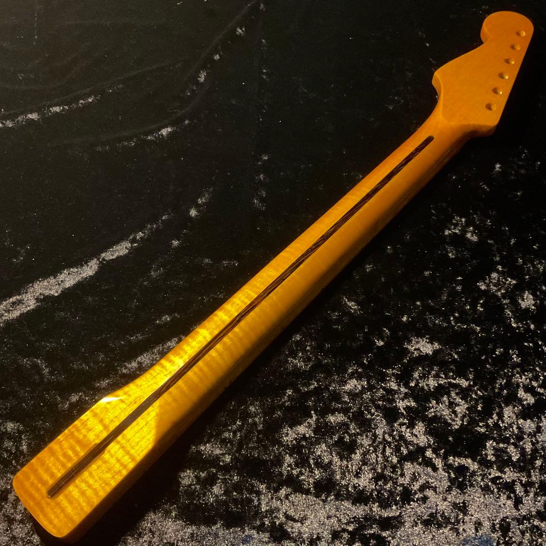 カナダ産フレイムメイプル エレキギターネック ストラトキャスター