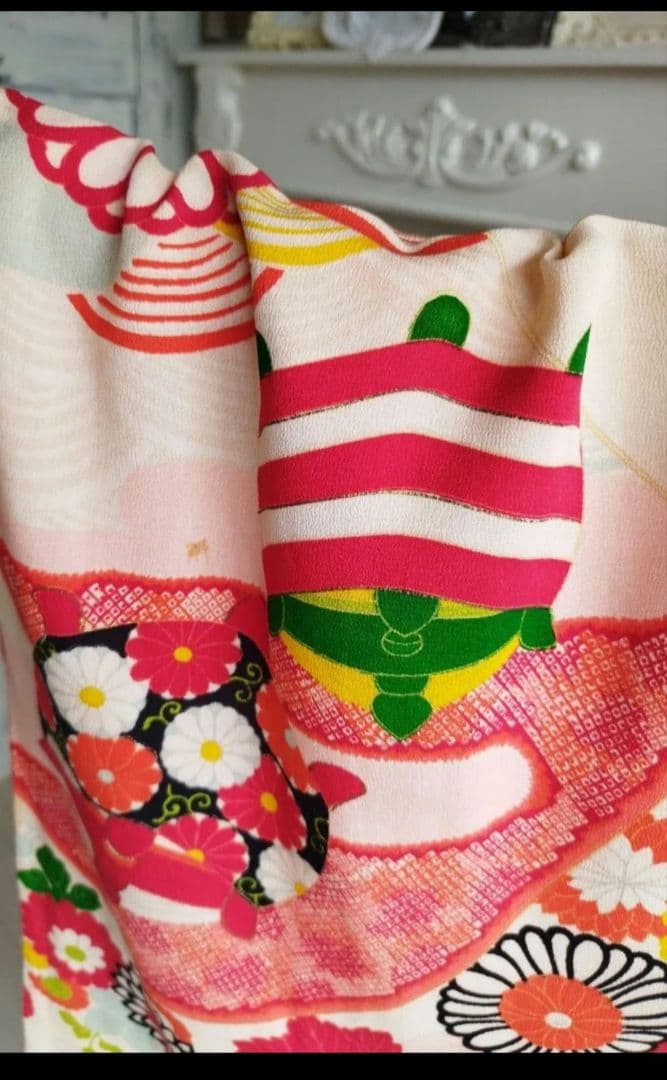 アンティーク薄ピンクの着物と3歳着物