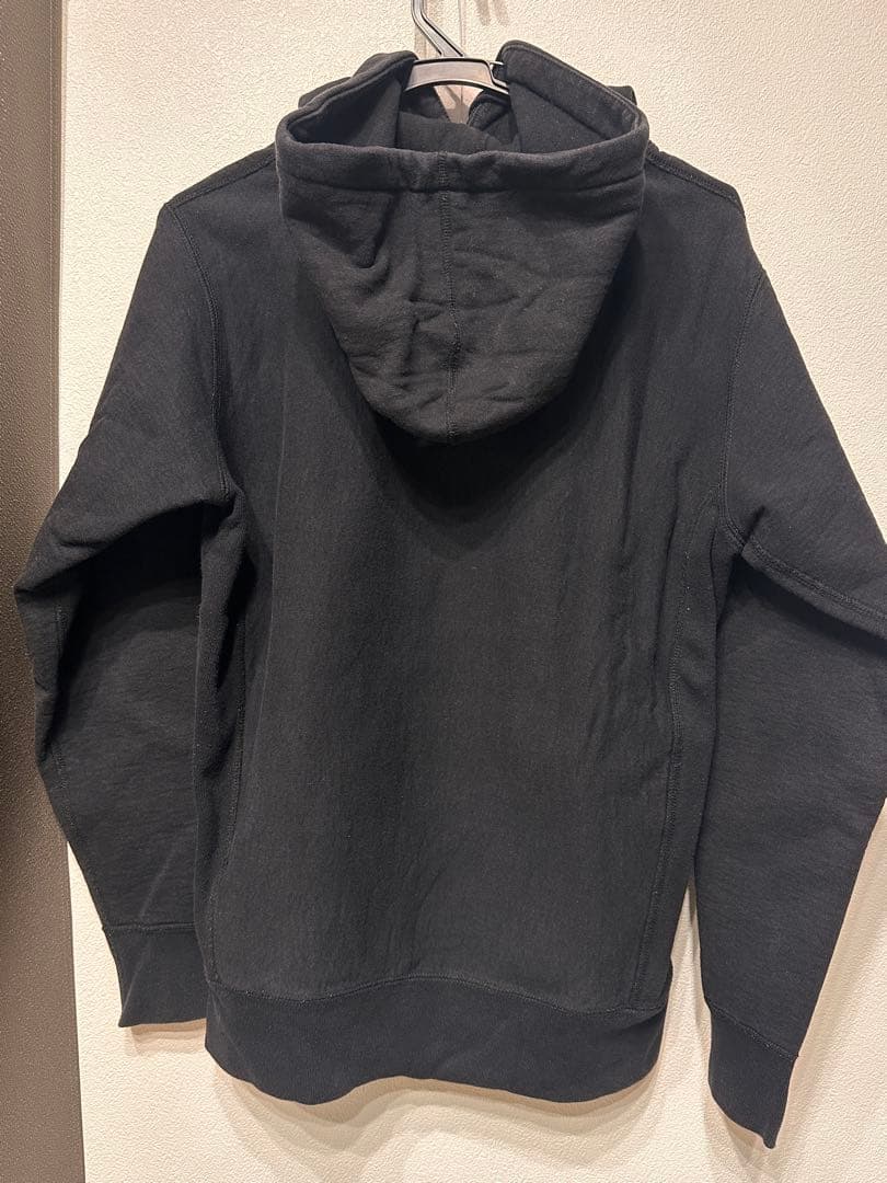 【値下げ・先着順】Supreme ロゴ　ブラック パーカー　Mサイズ