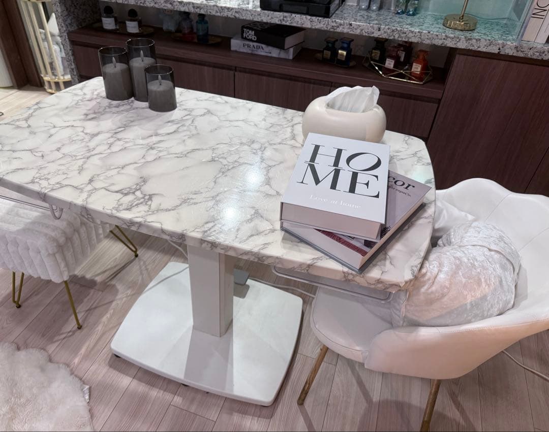 東京都　【デザイン × 機能性】ペダル昇降式 大理石調　ダイニングテーブル