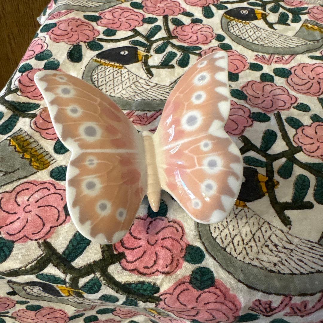 【美品】リヤドロ NAO 陶器 人形　蝶々 ナオ Nao リヤドロ 人形 蝶と戯れて 02001398 : BLSグループ - 通販