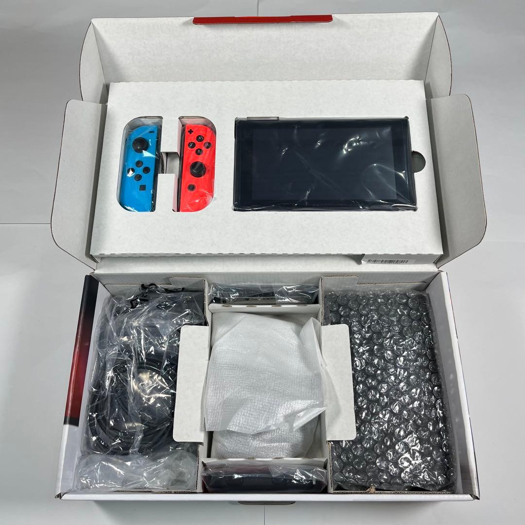 Nintendo Switch本体 [美品/動作確認済] + 周辺機器