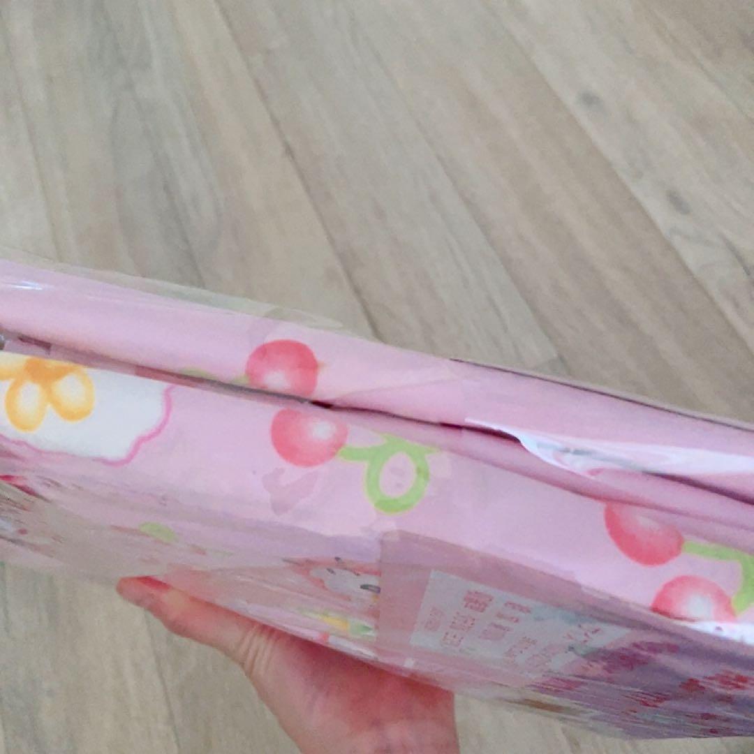 サンリオ　ハローキティ　さくらんぼキティ　レトロ　ベッドカバー