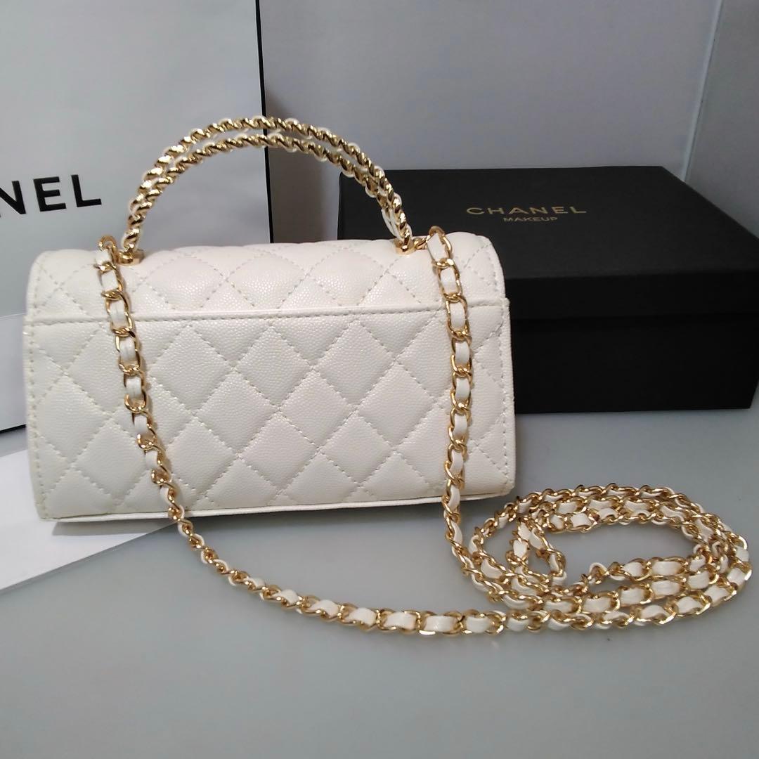 CHANEL〈シャネル〉ノベルティ　ホワイトショルダーバッグ　ホワイトシャドー