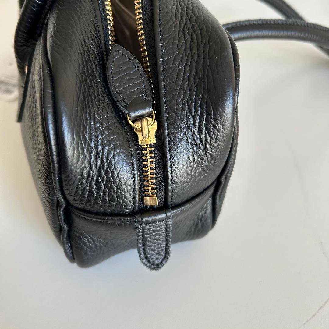 今季ヤングアンドオルセン黒レザーバッグ（定価39600 のお品)美品です