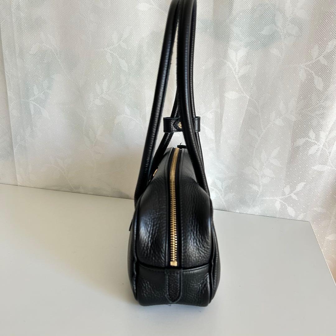 今季ヤングアンドオルセン黒レザーバッグ（定価39600 のお品)美品です