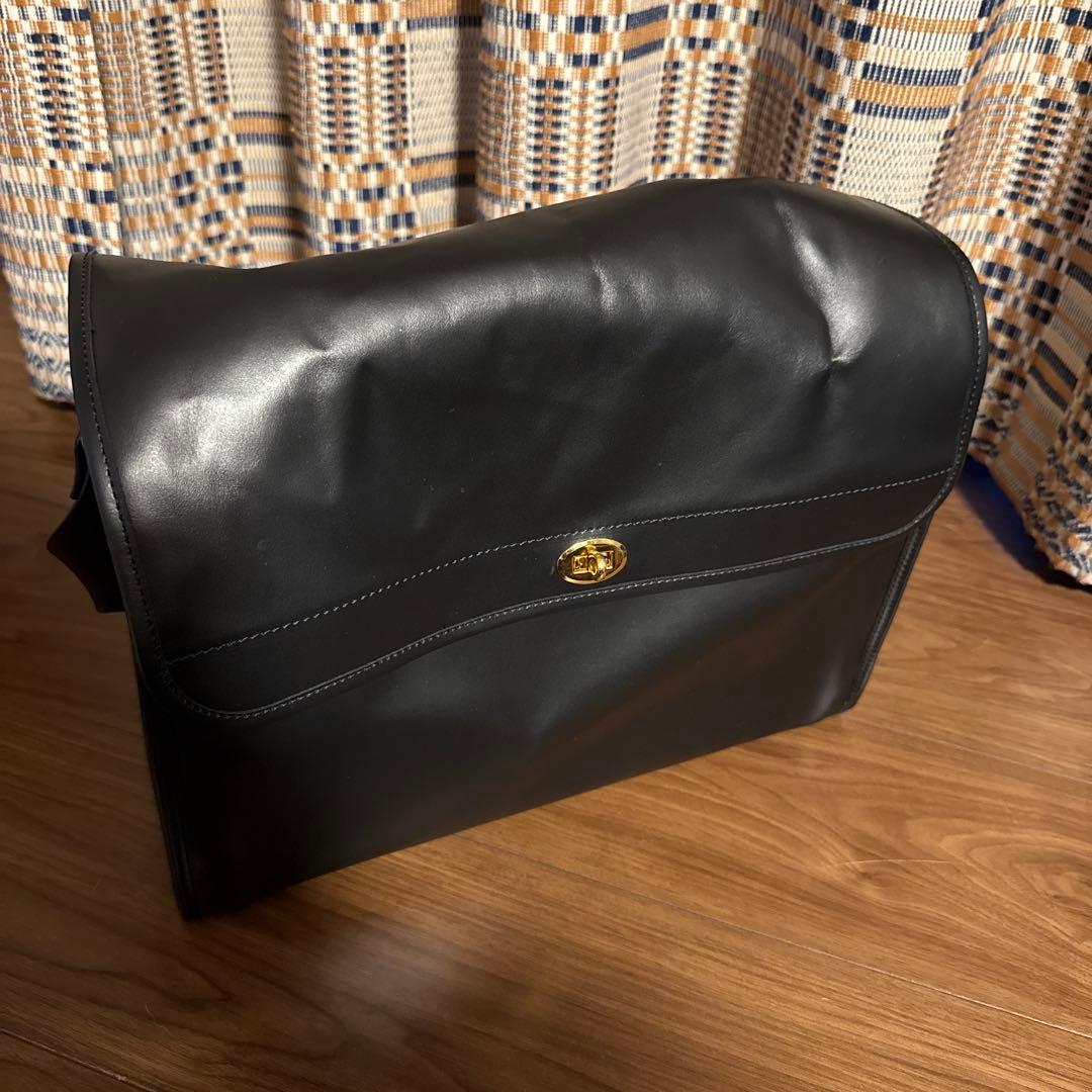 HOLIDAY ホリデイ LEATHER FLAP BIG BAG バッグ