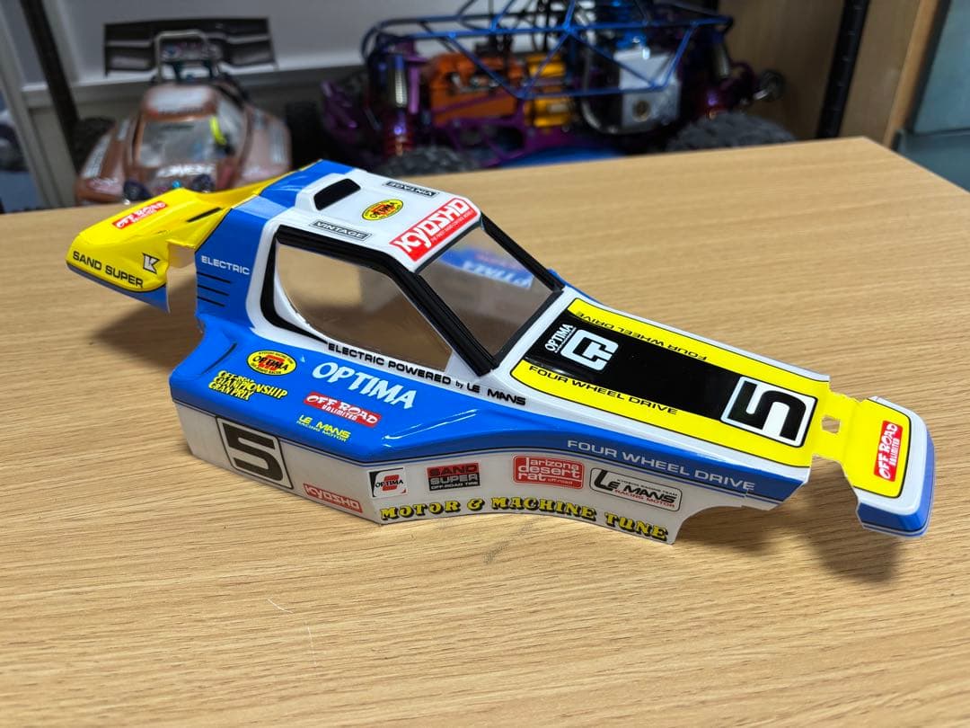 R*M様 KYOSHO OPTIMA ボディ　新品