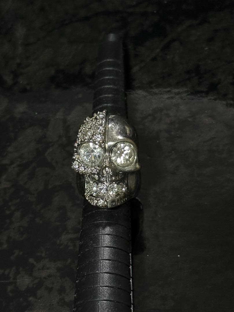 アクセサリー Alexander McQueen Skull Zirconia Ring