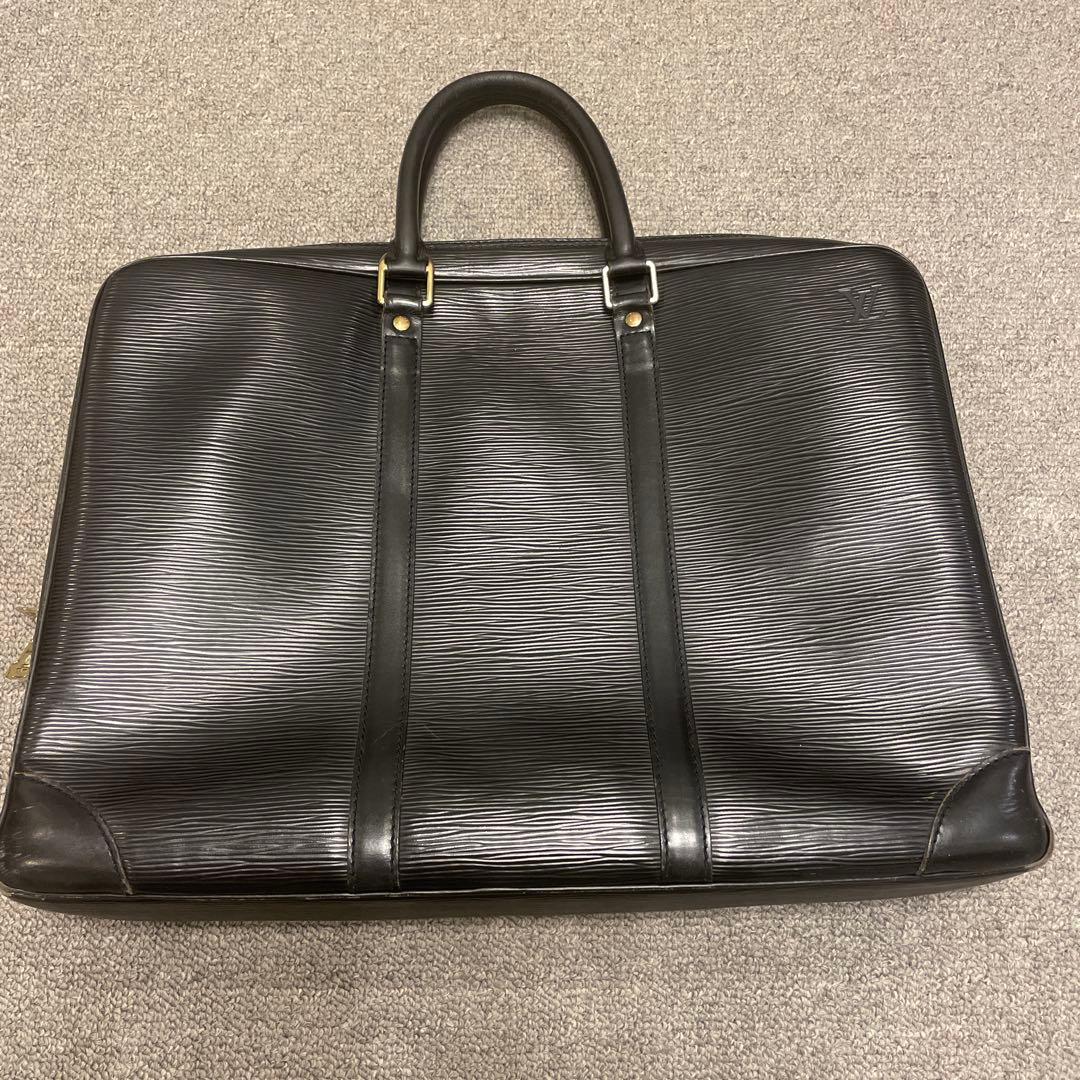 LOUIS VUITTON エピ ブラックレザー ビジネスバッグ ストライプ