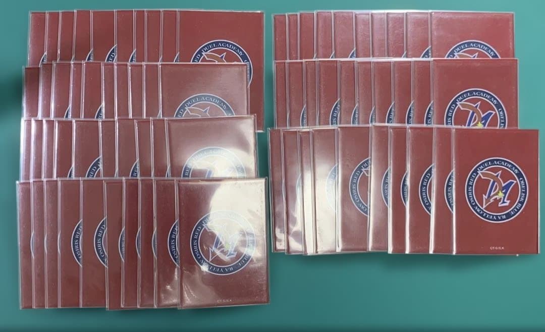 遊戯王　アカデミアスリーブ　オシリスレッド　ラーイエロー　オベリスクブルー