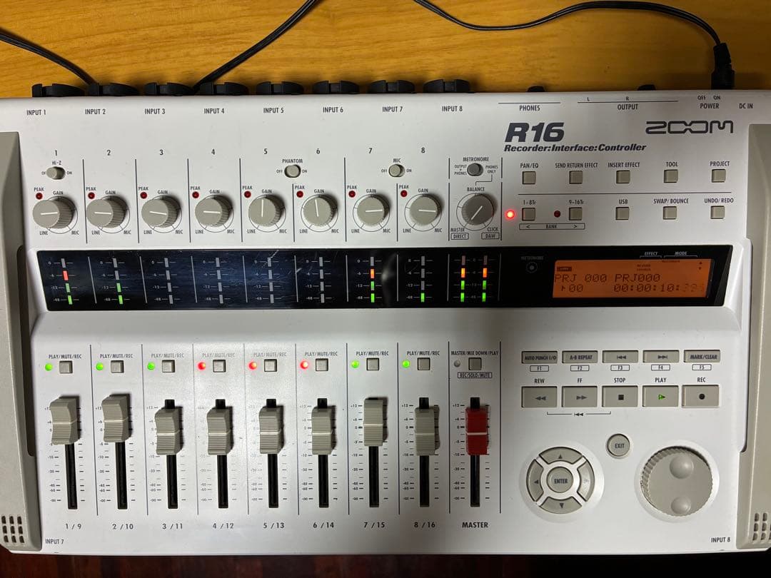 ZOOM R16 マルチトラックレコーダー 箱•ソフトケース付き