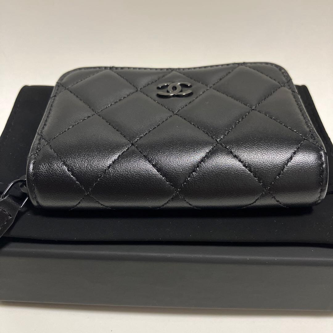 超貴重！新品使用！シャネル SO BLACK クラシック ケース