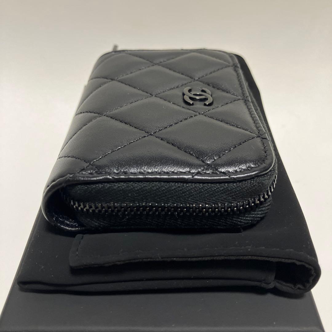 超貴重！新品使用！シャネル SO BLACK クラシック ケース