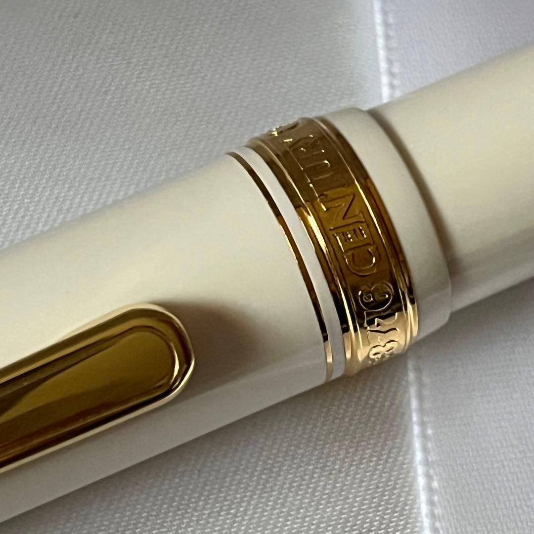 プラチナ 万年筆 センチュリー 3776 シュノンソーホワイト F 細字