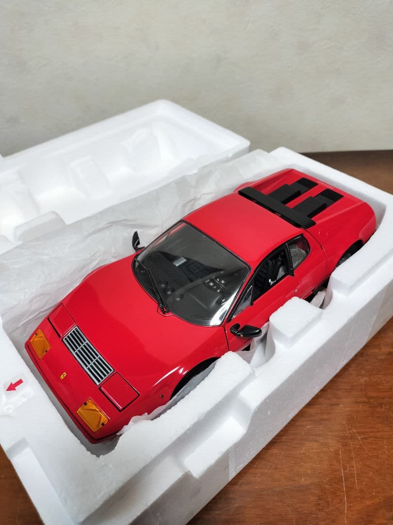 京商1/18フェラーリ512BBi 【新パッケージ】レッド