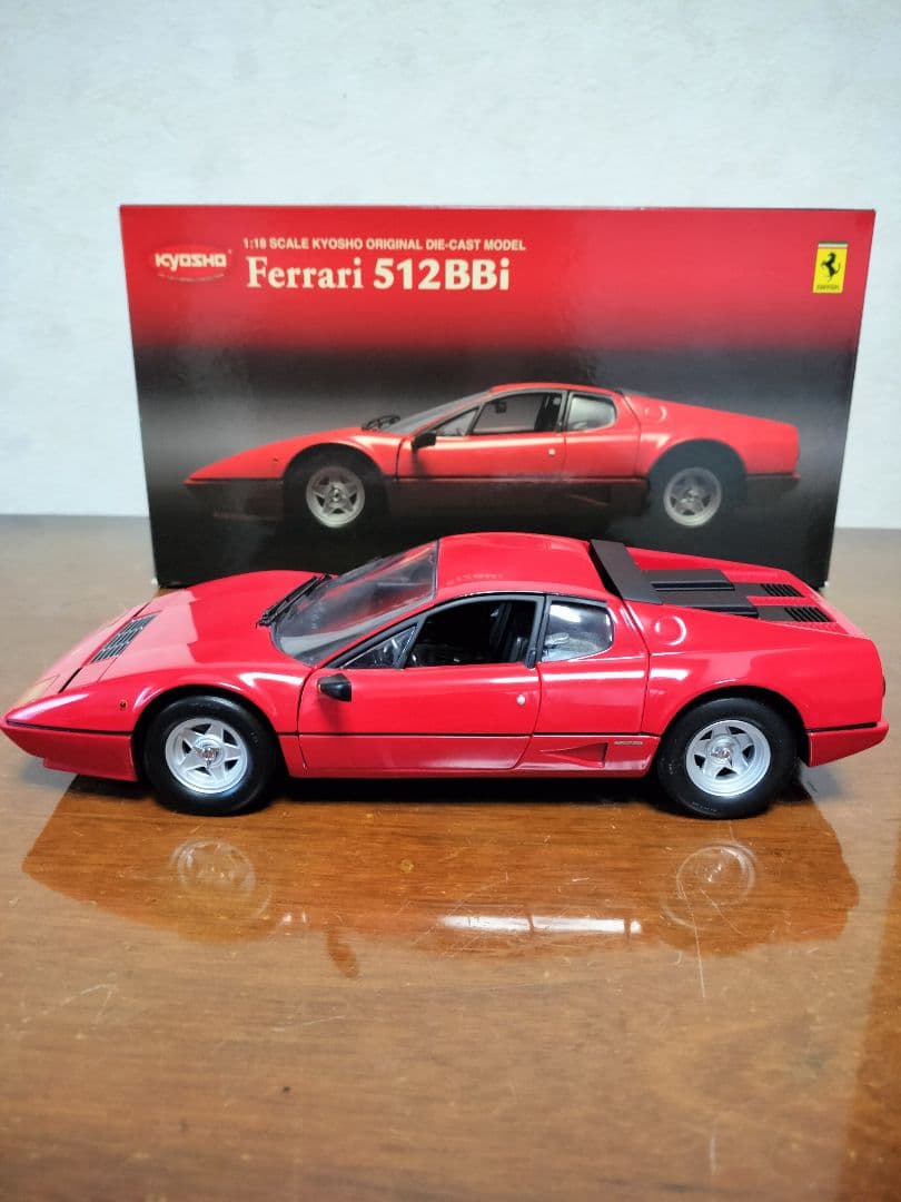 京商1/18フェラーリ512BBi 【新パッケージ】レッド