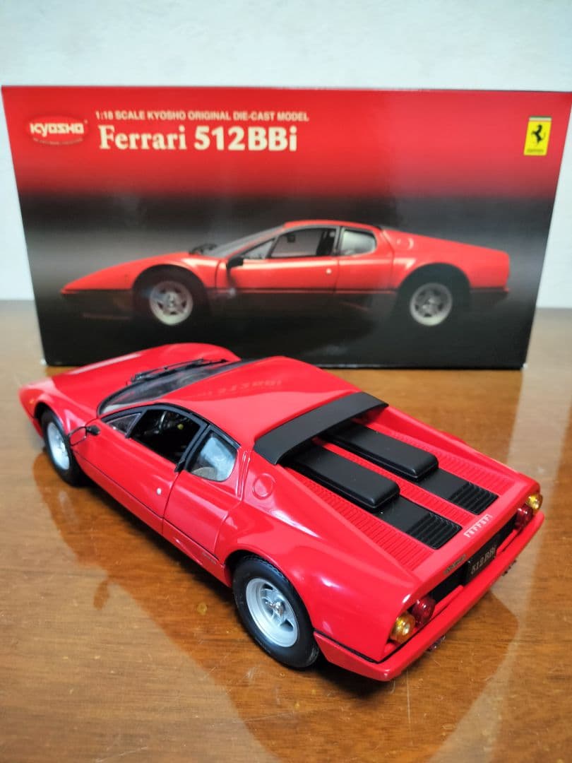 京商1/18フェラーリ512BBi 【新パッケージ】レッド