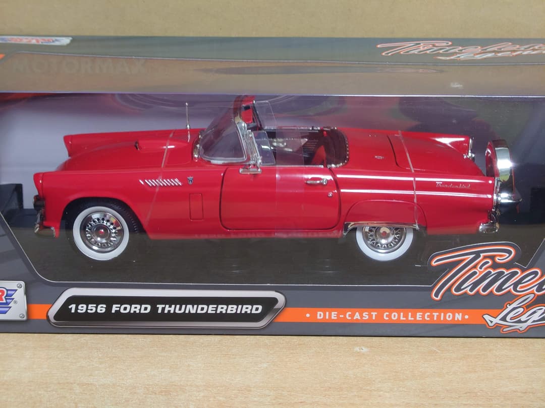 1/18 フォード サンダーバード オープンクーペ レッド 1956 Ford