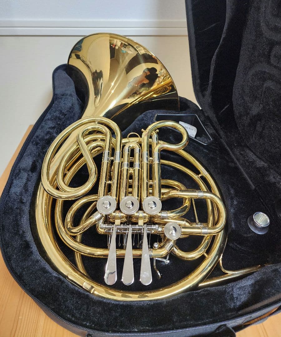 フレンチホルン　マウスピース付