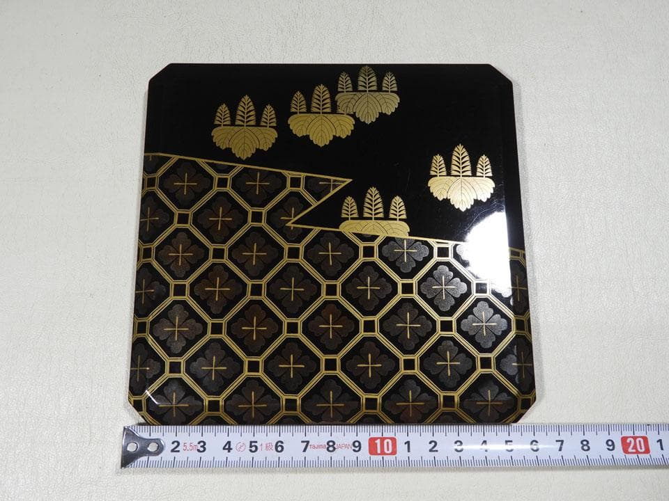 ○小さい 四段重箱 時代蒔絵 嵯峨桐 小紋尽くし 家紋 小重箱 片手の