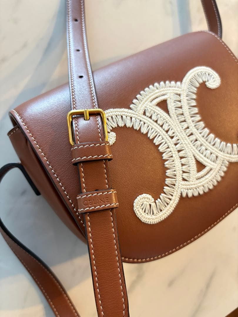 セリーヌ　ショルダーバッグ　トリオンフ